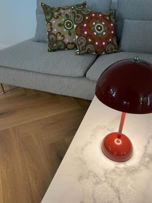 Appartamento Nyrenoveret Charmerende Lejlighed I Odense C! Esterno foto